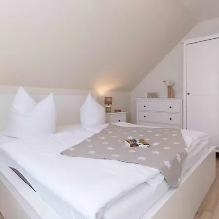 Born - Schwedenhus Og-whg. Wi-4.2 * Wieck