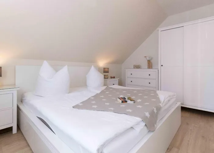 Born - Schwedenhus Og-whg. Wi-4.2 * Wieck